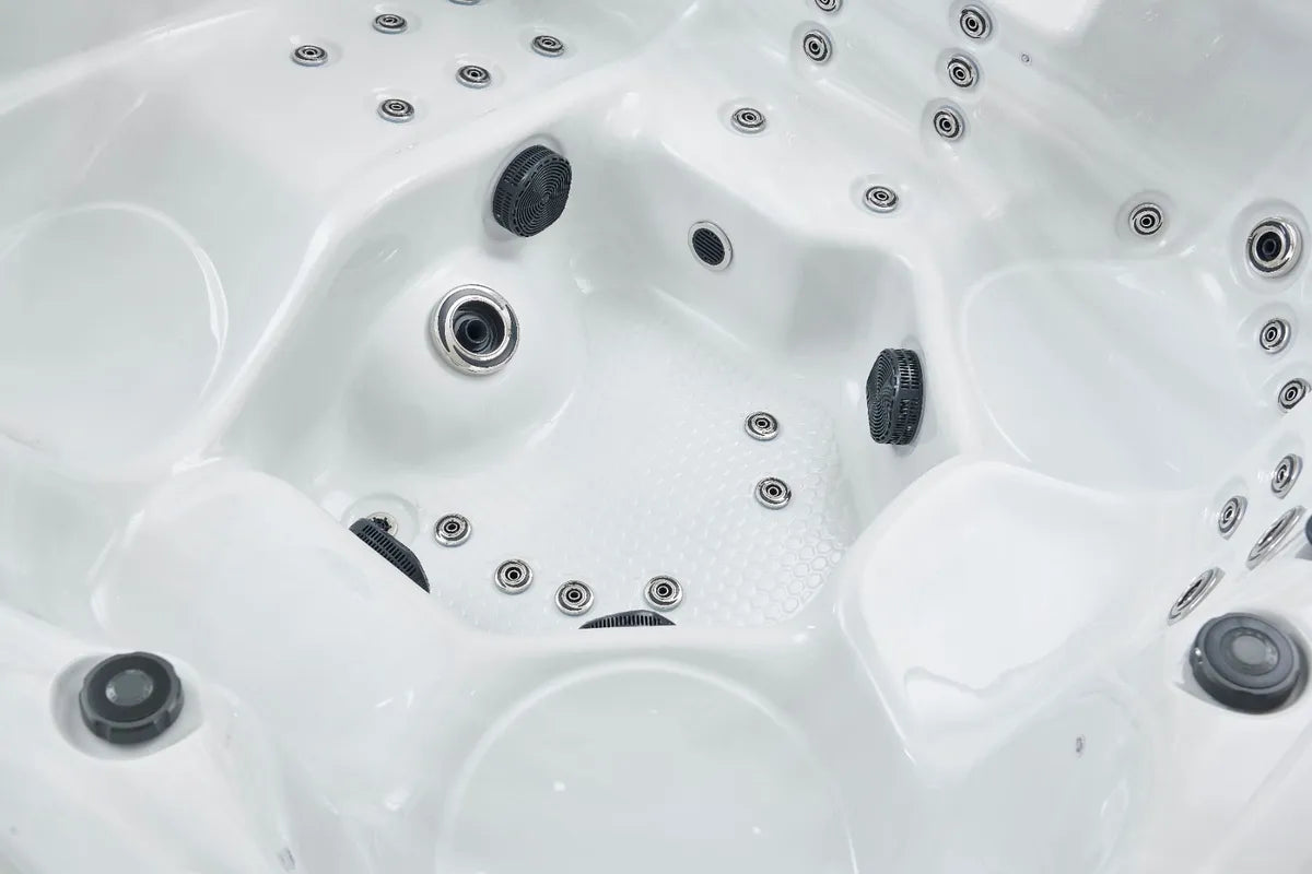 Monaco spa – 6 posti – 72 idromassaggianti – Isolamento Full Foam – Comandi Balboa – Posto di raffreddamento