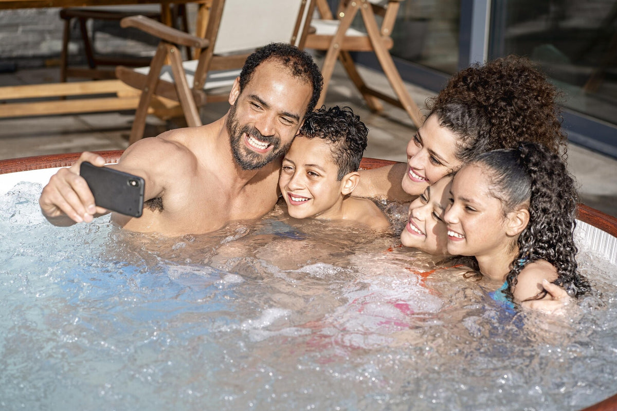 Lay-Z-Spa Helsinki 5-7 Person Jacuzzi - Bestway