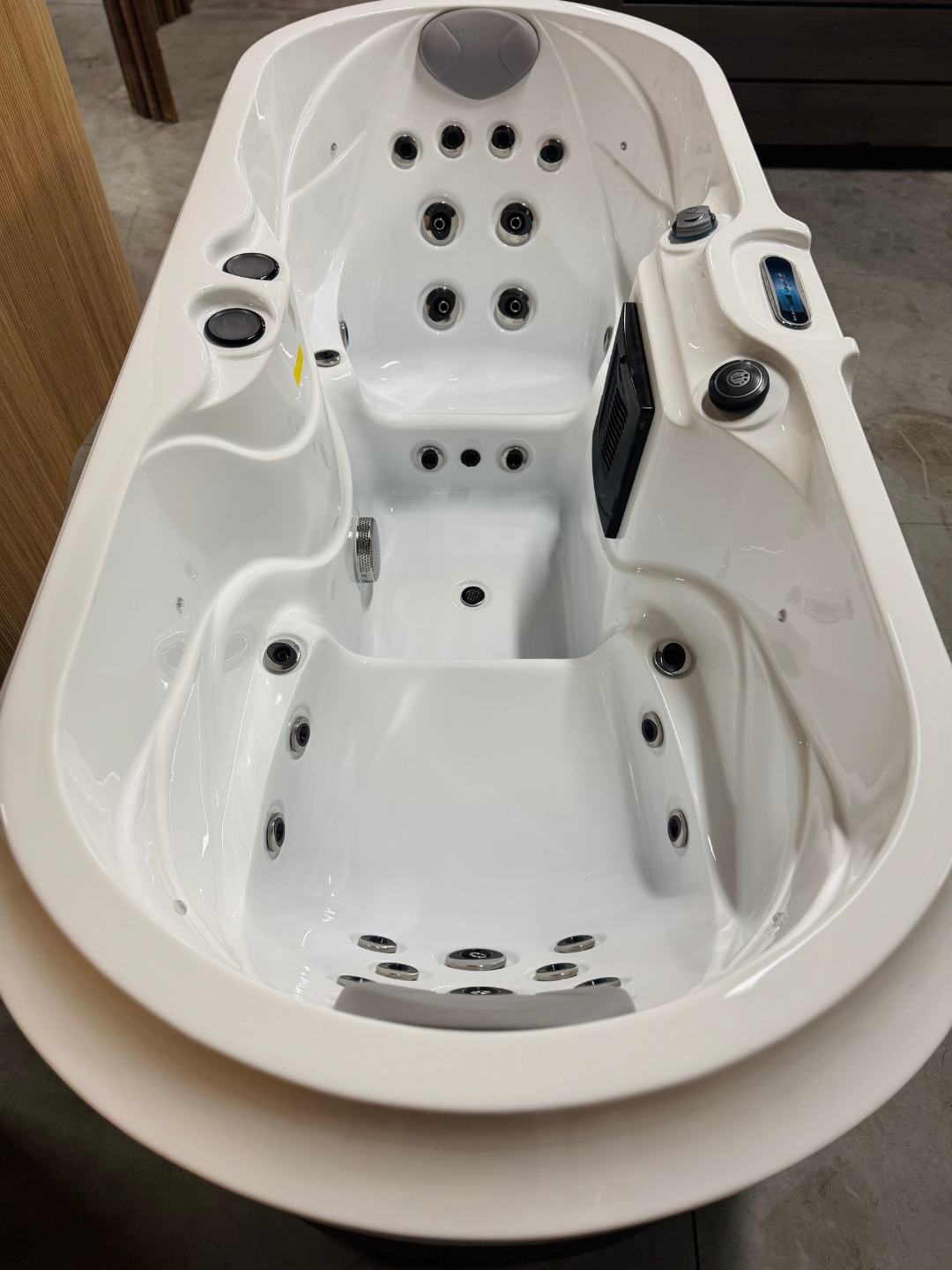 Loveseat Spa – Luxury 2-Seater Brown - Wellness Tub