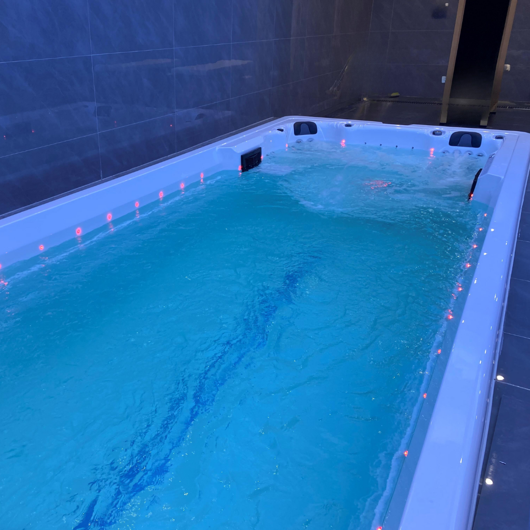 Infinity 800 Spa nageable - 8000×2300×1500 mm - Baignoire de bien-être